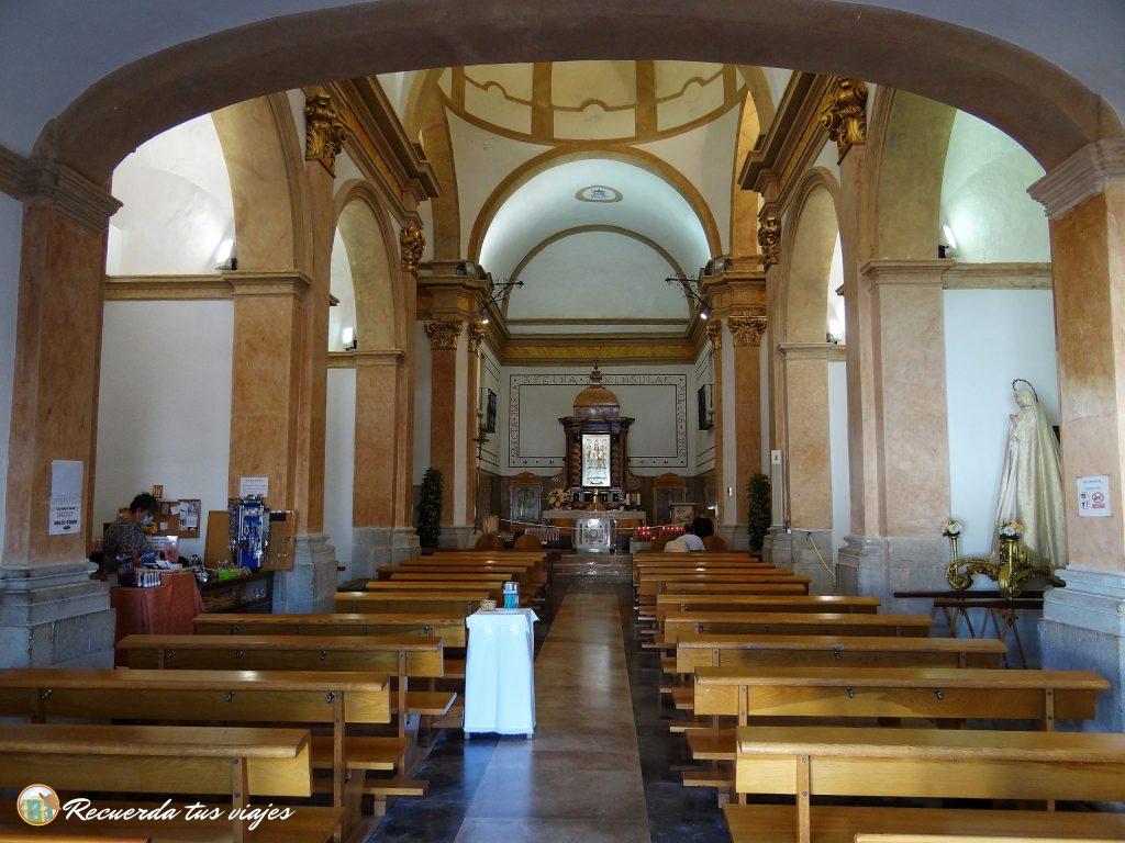 Interior de nuestra Señora de la Ermitania