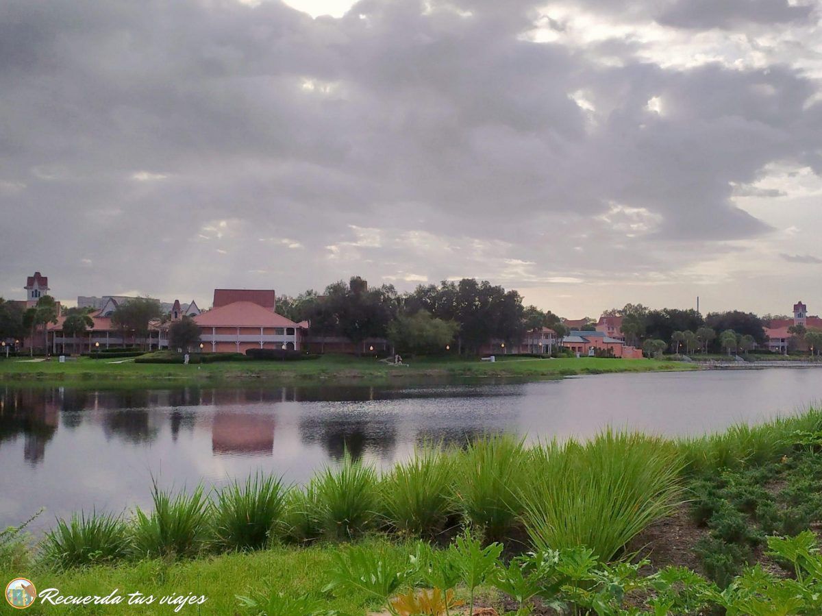 Diferencias entre Disneyland París y Disney World Orlando
- Alrededores de Caribbean Beach Resort