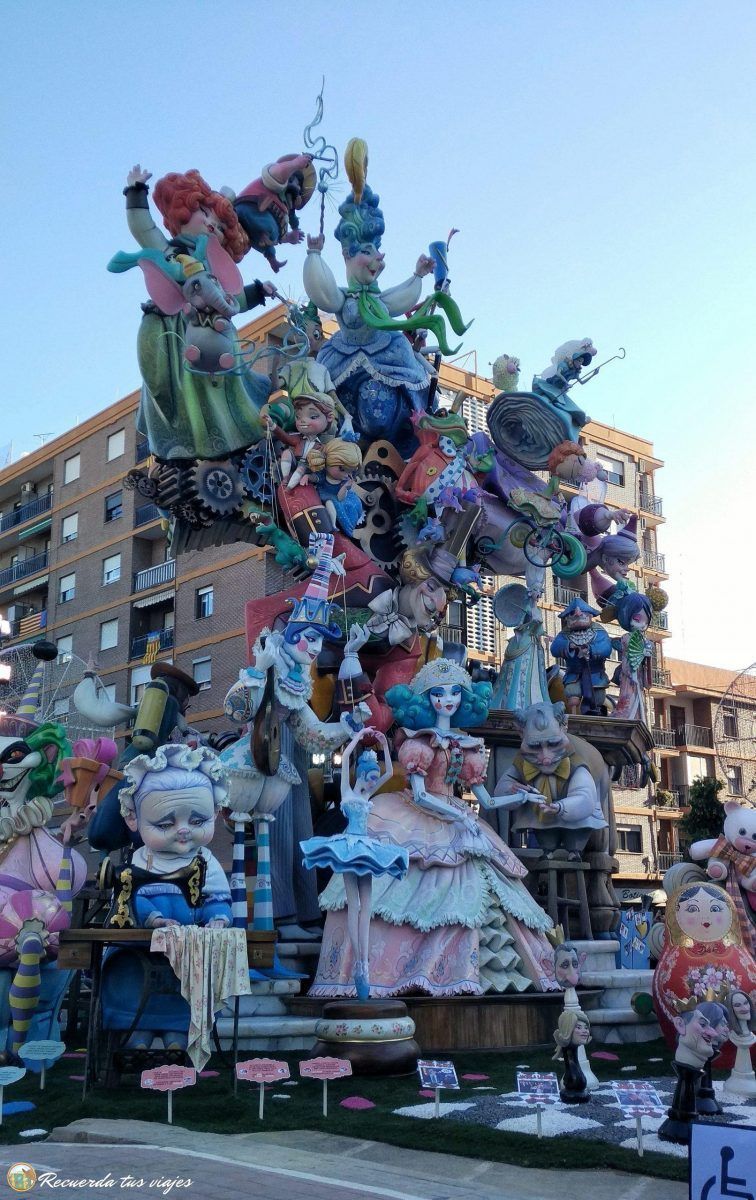 Visitar las fallas de Valencia - Falla El Campanar