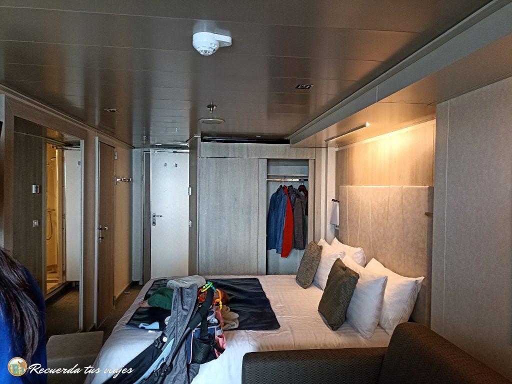 Habitación con balcón