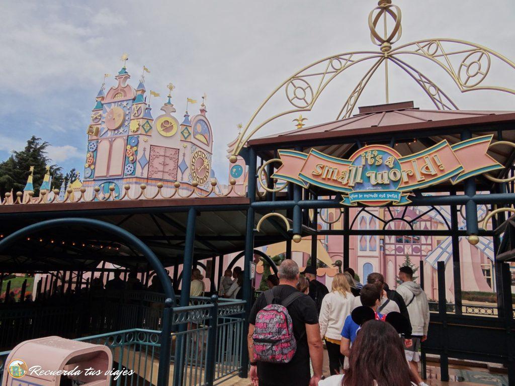 Entrada a It's a small world! - Premier Access y PhotoPass+ en Disneyland París