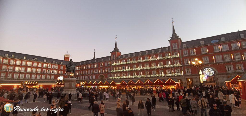 Plaza Mayor Iluminada - Mercados de navidad en Madrid