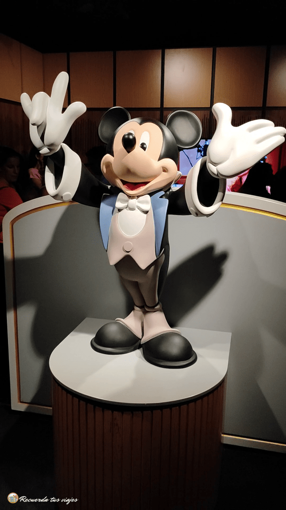 Mickey director de orquesta