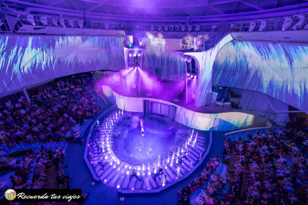 AquaTheater - Royal Caribbean: Innovación y Adrenalina en Alta Mar