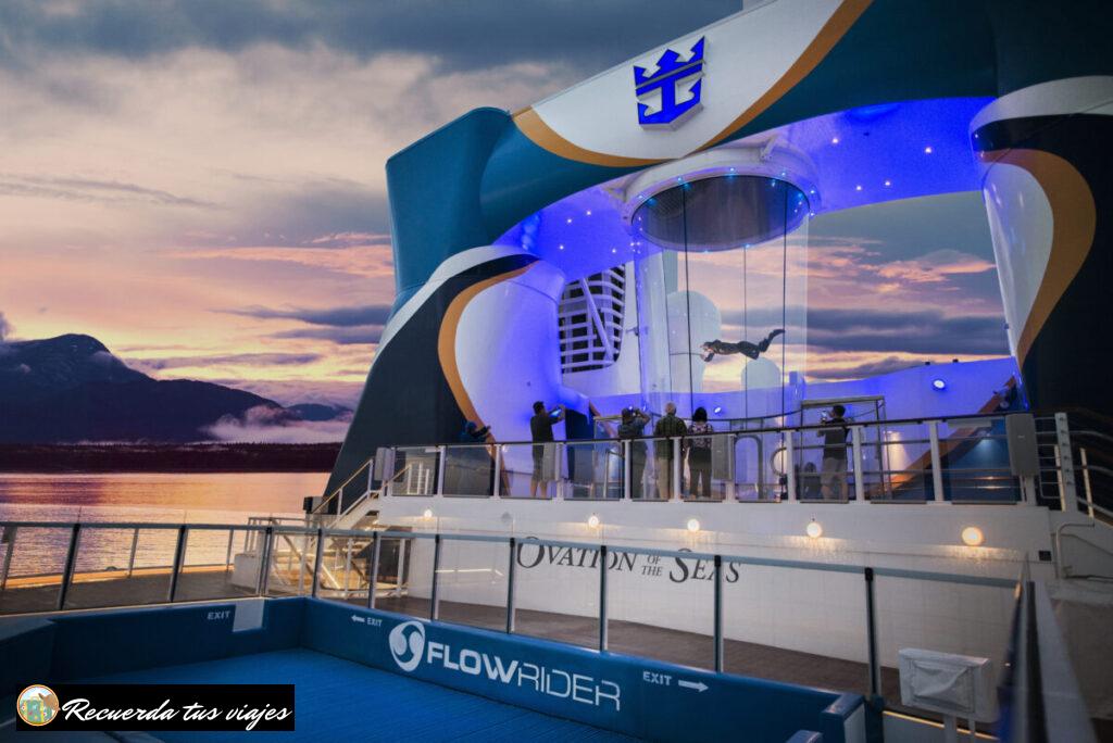Simulador de paracaidismo - Royal Caribbean: Innovación y Adrenalina en Alta Mar